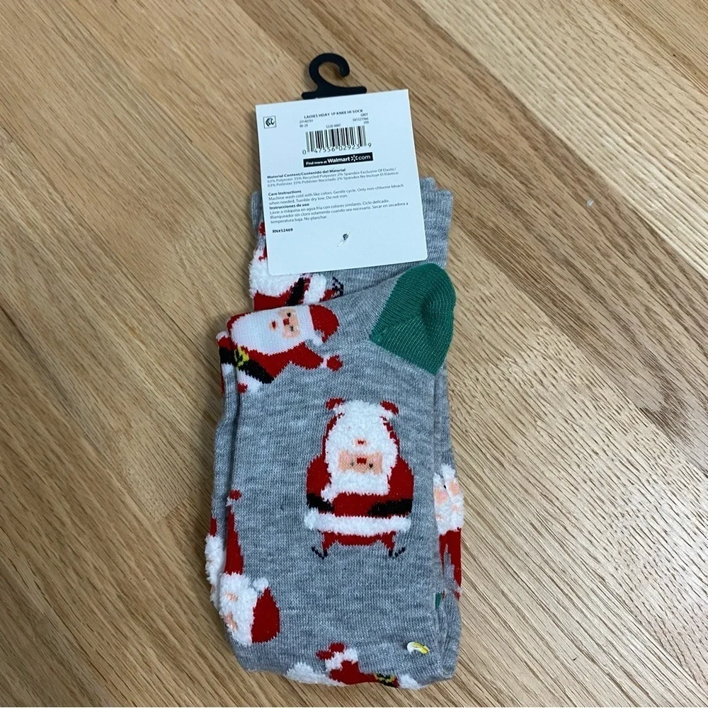 Holiday Time Santa Claus Gray Knee High Socks NEW 4-10 Red Christmas